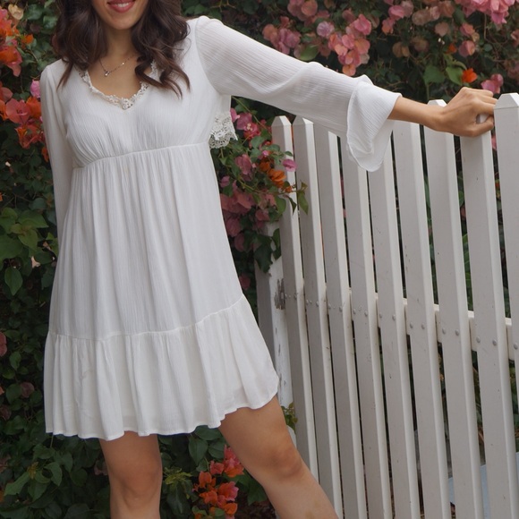 Socialite White Dress w/crochet & open back Size XS - Picture 2 of 7